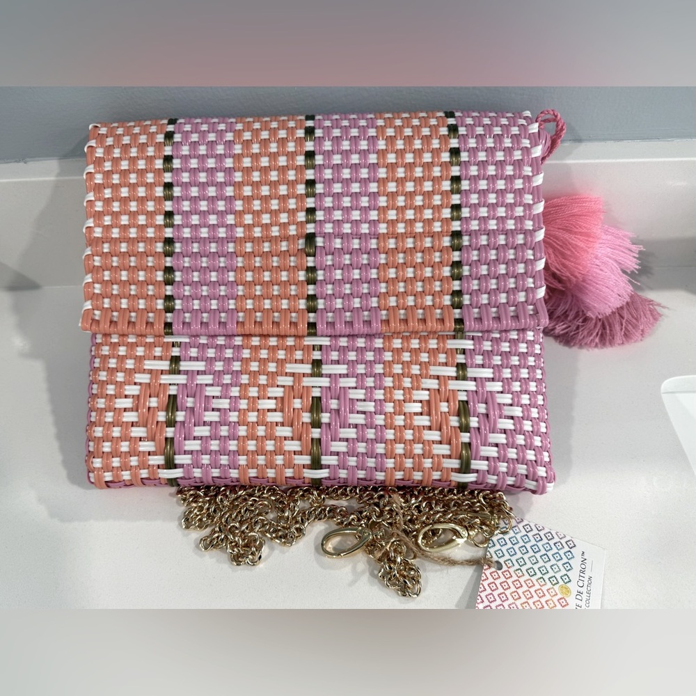 NWT Squeeze de Citron Clutch- Heart Reflection in Melon & Rose